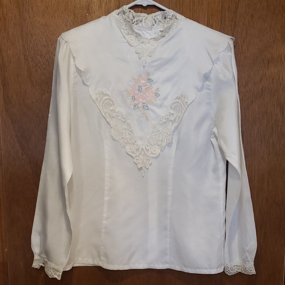 Vintage NICOLA White Blouse with Pink Embroidery And Scallop Collar Bib
